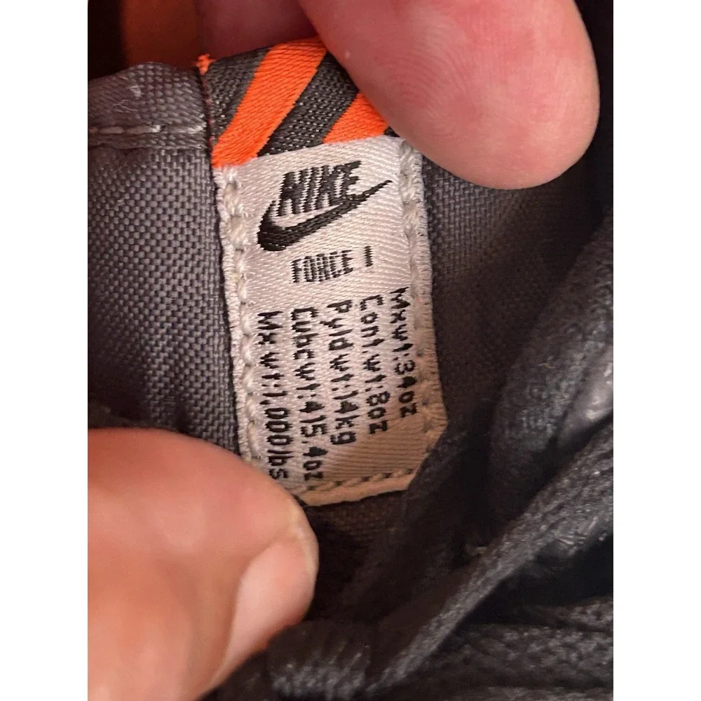 NIKE AIR FORCE 1 LV8 2 
